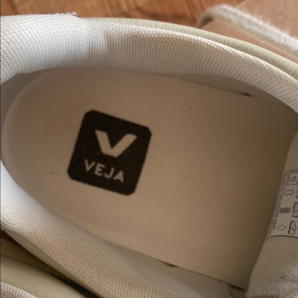 Veja Women's Sneakers in Cream and White - Picture 3 of 5